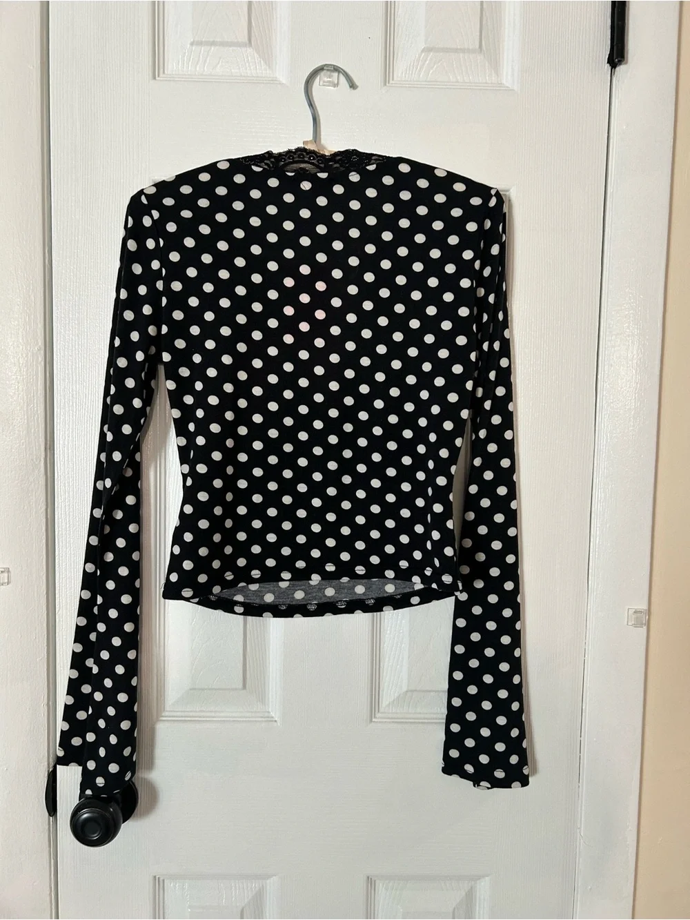 Edikted Black and White Polka Dot Lace-Trim Size M V-Neck Long Sleeve Top - Picture 3 of 15